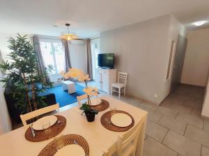 Appartements Le Baou Beni - Piscine, Climatisation & Parking : photos des chambres