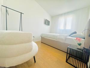 ABYSS new apartment near the best beach with private garage