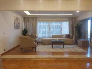 شقة راقية بجوار السفارة السعودية على النيل