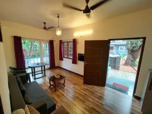 Susegad Shores - Chic 1BHK Coastal Escape - سيوليم