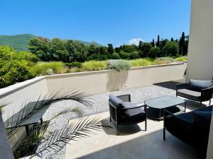 2 bedrooms Elena residence