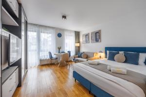 Studio with Sofa Bed room in EmiHouse Apartamenty