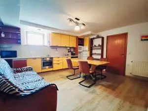 Cozy Corner Studio with Kitchen& Private Bath - 科佩尔