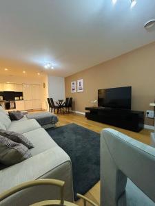 Modern 2-Bedroom Flat Near Wembley - 9 Minutes from Park Royal Station