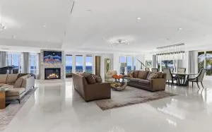 Beachfront Luxury Expansive 3 Bedroom 5 Bath Condo - 布卡拉顿