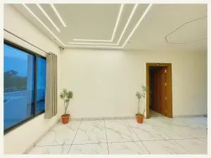 HOTEL PREMIUM BLUE PINE RESORT Near Shiv Temple - Dwārīkhāl