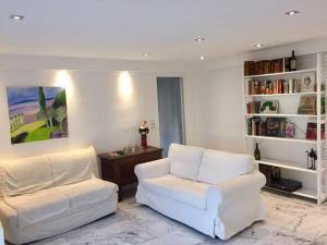 Appartement lux 1 chambre, indépendant dans villa Art Deco, piscine, vue mer & Grasse