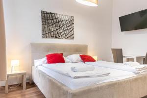 Comfortable 1BR Apt In Perfect Location