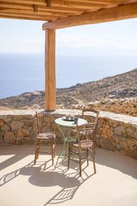 Great View, Tiny Hill-top house