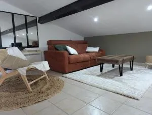 Appartement T2 - Aubie-et-Espessas