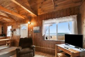 Sunnyside Combined 6BR 3BA Lakefront Retreat