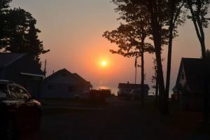 Lakefront Cottages 4 & 5 - 6BR Retreat for 12