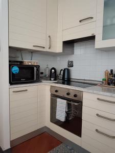 the way of love - confortable apartment with sea wiew and sky tv