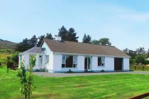 Laura's Lodge on the WAW - Meenacross