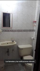 Habitacion en apartamento en los alcazares cali