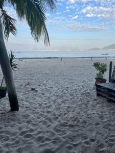Casa na areia da Praia de Itaipu