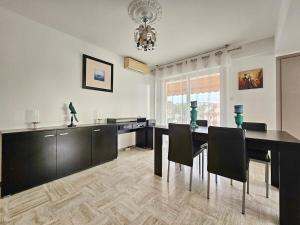 Superbe 2 pièces 70m parking privé climatisation