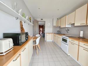 Superbe 2 pièces 70m parking privé climatisation