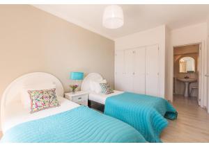 Oceanfront Escape in Carvoeiro - Breathtaking Algarve Views