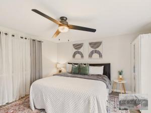 Main St New with AC Monthly stays Charming Cottage KING BED