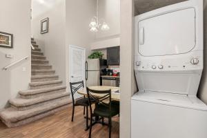 Tranquil Haven 2BD 2BA Paradise 10min to Orlandos Best Theme Parks