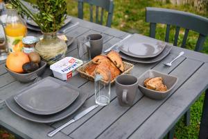 Appartements EDEN l Jardin, Bbq, Duplex l Parking Gratuit & Super Wifi l Vue Panoramique Sainte-Victoire : photos des chambres