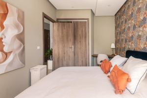 The Twenty-Six Palmier by IB Signature - Design 1Bedroom Apt with Wifi, Parking, Self check-in, 24 x7 Security - City View with terrace - Walk to Cafes! City Centre, Tram