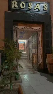 罗萨斯公寓酒店 - 瓦尔扎扎特