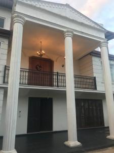 Arthurs Villa in Homagama for Events and Holidays