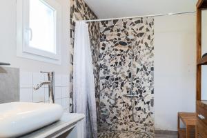 Maisons de vacances Les Gites de Ginestas : photos des chambres