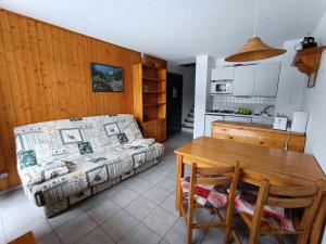 Appartements Residence Ferme D'augustin - Batiment I - Studio pour 2/4 personnes - Skis aux pieds MAE-9084 : photos des chambres