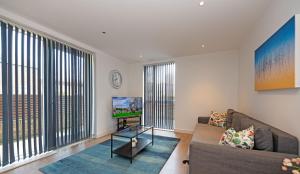 Grand Apartments Kew Gardens