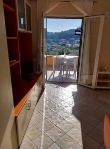 Monolocale 3 con terrazzo vista mare