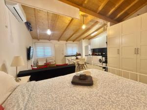 Rosa HOME, Casa completa independiente