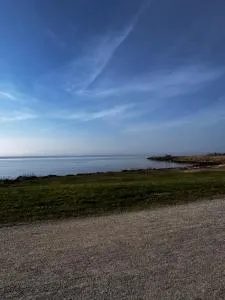 Hyggeligt hus ved fjord og by - Tim