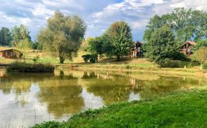 Campings Les Chalets de Meilhac : photos des chambres