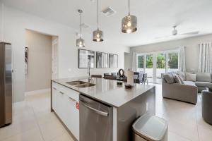 Resort-Style 4-Bed Loft Condo