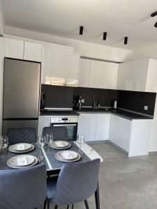 Helios Suite Isabella