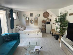 Appartements Large Studio with Terrace : photos des chambres