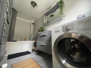 Appartements Large Studio with Terrace : photos des chambres