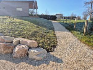 Maisons de vacances Le chalet du bord de Saone : photos des chambres