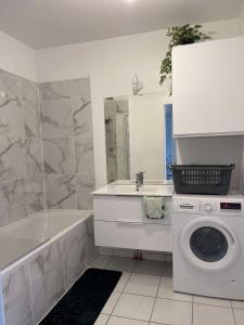 Appartements Aeroport d-Orly , Parking prive : photos des chambres