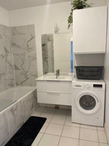 Appartements Aeroport d-Orly , Parking prive : photos des chambres