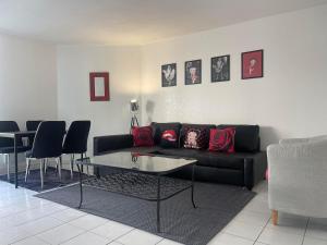 Appartements Aeroport d-Orly , Parking prive : photos des chambres