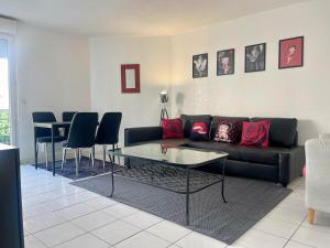 Appartements Aeroport d-Orly , Parking prive : photos des chambres