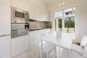 Golden Luxe - Villa in centro a Forte dei Marmi con parcheggio