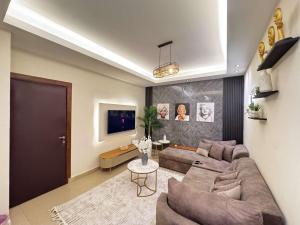 شقه في الشيخ زايد ممتازه