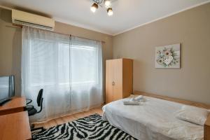 2BR Flat in Center and Sea Walk