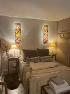 Central double room with separate full bathroom - 马尔科讷