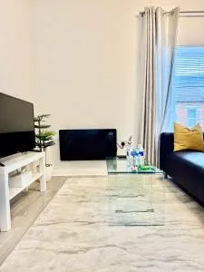 Modern, Pristine & Well-appointed 1 Bed Flat in City Centre - Free Parking - Kingsthorpe